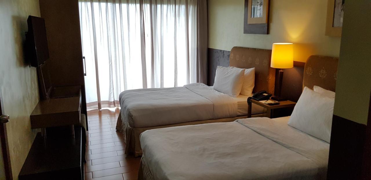 One Tagaytay Place Private Residences Tagaytay City Bagian luar foto
