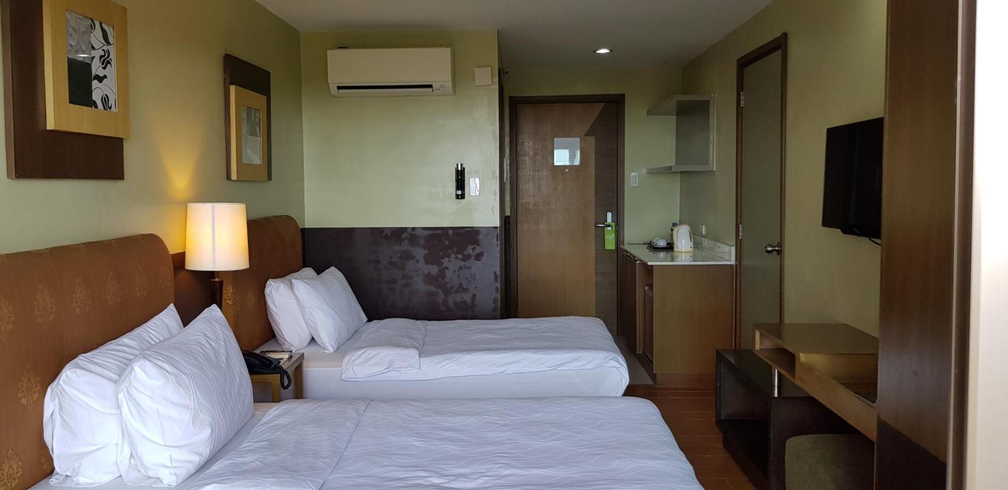 One Tagaytay Place Private Residences Tagaytay City Bagian luar foto